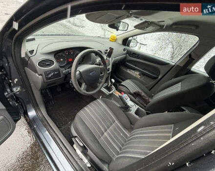 Сірий Форд Фокус, об'ємом двигуна 1.56 л та пробігом 294 тис. км за 5900 $, фото 6 на Automoto.ua