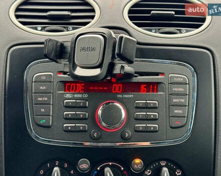 Сірий Форд Фокус, об'ємом двигуна 1.6 л та пробігом 300 тис. км за 5440 $, фото 26 на Automoto.ua