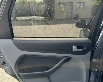 Серый Форд Фокус, объемом двигателя 1.6 л и пробегом 249 тыс. км за 5600 $, фото 7 на Automoto.ua