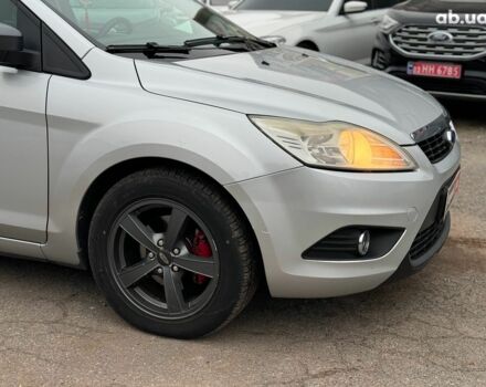 Серый Форд Фокус, объемом двигателя 1.6 л и пробегом 300 тыс. км за 5440 $, фото 3 на Automoto.ua