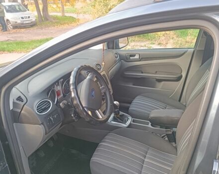 Серый Форд Фокус, объемом двигателя 1.6 л и пробегом 224 тыс. км за 6100 $, фото 8 на Automoto.ua