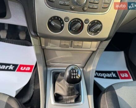 Сірий Форд Фокус, об'ємом двигуна 1.6 л та пробігом 300 тис. км за 5990 $, фото 20 на Automoto.ua