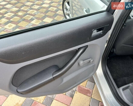 Сірий Форд Фокус, об'ємом двигуна 1.6 л та пробігом 200 тис. км за 5990 $, фото 23 на Automoto.ua