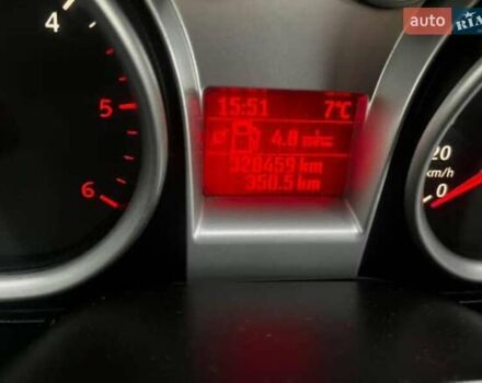 Серый Форд Фокус, объемом двигателя 1.6 л и пробегом 328 тыс. км за 5500 $, фото 16 на Automoto.ua