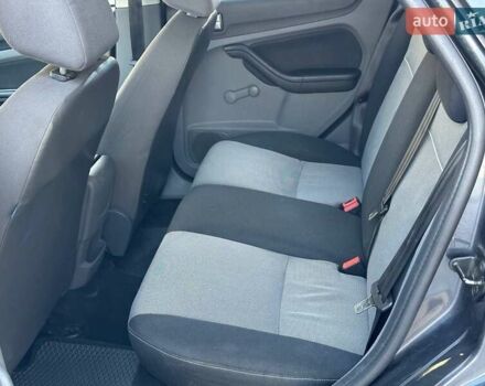 Серый Форд Фокус, объемом двигателя 1.6 л и пробегом 260 тыс. км за 5100 $, фото 8 на Automoto.ua