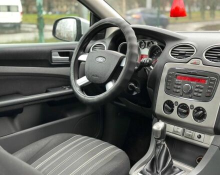 Серый Форд Фокус, объемом двигателя 1.6 л и пробегом 123 тыс. км за 2600 $, фото 4 на Automoto.ua