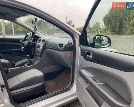 Сірий Форд Фокус, об'ємом двигуна 1.6 л та пробігом 303 тис. км за 6200 $, фото 43 на Automoto.ua