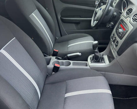 Сірий Форд Фокус, об'ємом двигуна 1.6 л та пробігом 260 тис. км за 5400 $, фото 18 на Automoto.ua