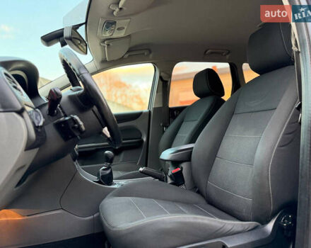 Серый Форд Фокус, объемом двигателя 1.6 л и пробегом 282 тыс. км за 5500 $, фото 40 на Automoto.ua