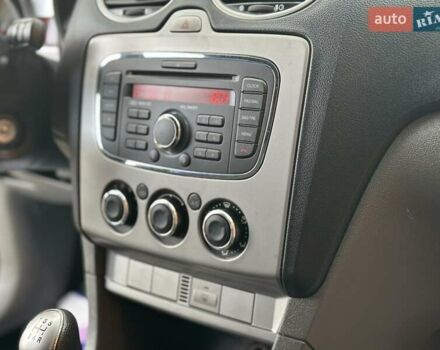 Серый Форд Фокус, объемом двигателя 1.6 л и пробегом 232 тыс. км за 6300 $, фото 25 на Automoto.ua