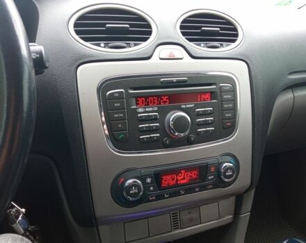 Серый Форд Фокус, объемом двигателя 1.6 л и пробегом 205 тыс. км за 5900 $, фото 6 на Automoto.ua