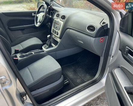 Сірий Форд Фокус, об'ємом двигуна 1.6 л та пробігом 207 тис. км за 6150 $, фото 10 на Automoto.ua