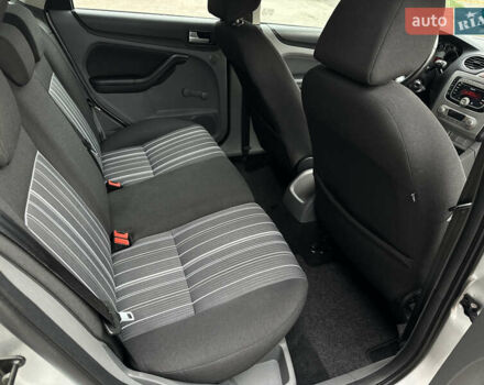 Сірий Форд Фокус, об'ємом двигуна 1.6 л та пробігом 240 тис. км за 5300 $, фото 21 на Automoto.ua