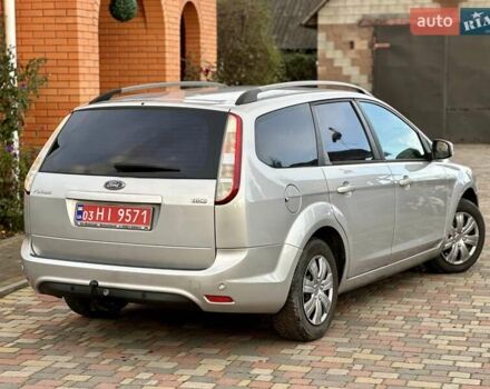 Серый Форд Фокус, объемом двигателя 1.6 л и пробегом 232 тыс. км за 6300 $, фото 5 на Automoto.ua