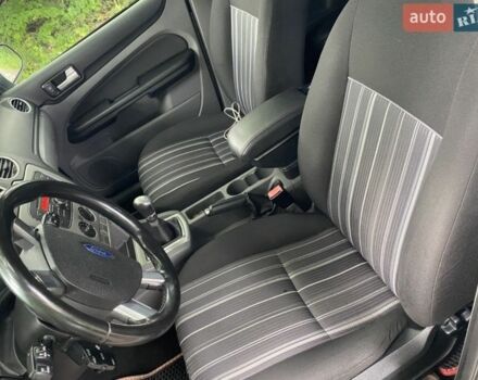 Серый Форд Фокус, объемом двигателя 1.6 л и пробегом 160 тыс. км за 6500 $, фото 6 на Automoto.ua