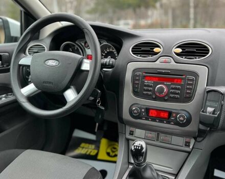 Серый Форд Фокус, объемом двигателя 1.5 л и пробегом 175 тыс. км за 5400 $, фото 16 на Automoto.ua