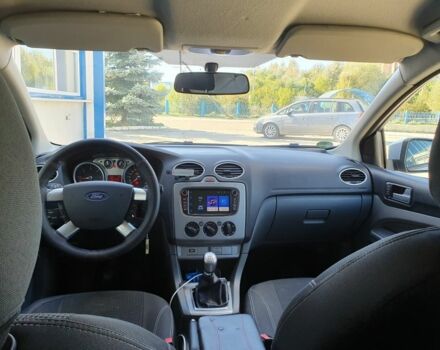 Серый Форд Фокус, объемом двигателя 1.6 л и пробегом 290 тыс. км за 6800 $, фото 5 на Automoto.ua