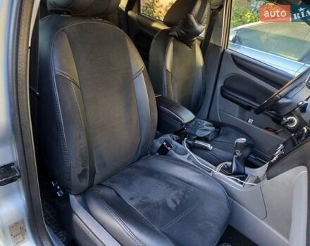 Серый Форд Фокус, объемом двигателя 1.56 л и пробегом 393 тыс. км за 5500 $, фото 6 на Automoto.ua