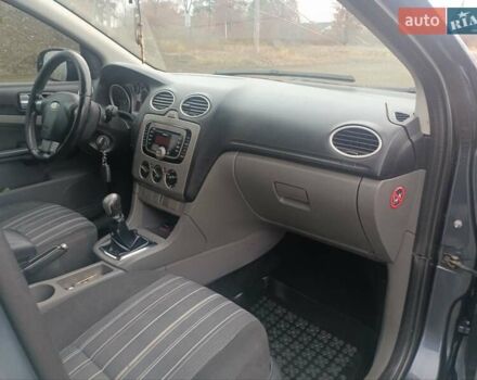 Серый Форд Фокус, объемом двигателя 1.56 л и пробегом 320 тыс. км за 4700 $, фото 14 на Automoto.ua