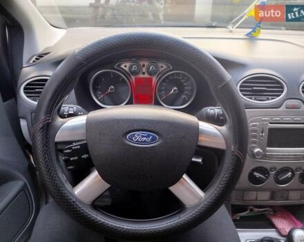 Сірий Форд Фокус, об'ємом двигуна 1.56 л та пробігом 233 тис. км за 5500 $, фото 1 на Automoto.ua