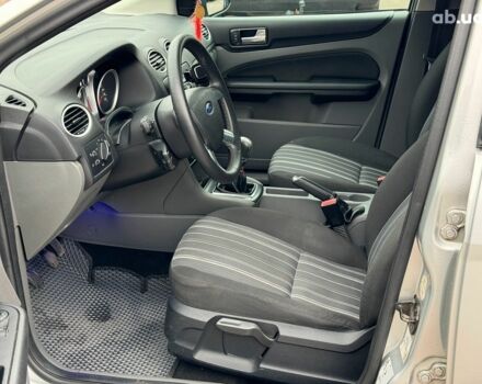 Серый Форд Фокус, объемом двигателя 1.6 л и пробегом 300 тыс. км за 5440 $, фото 12 на Automoto.ua