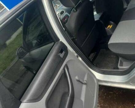 Серый Форд Фокус, объемом двигателя 1.6 л и пробегом 328 тыс. км за 5500 $, фото 4 на Automoto.ua