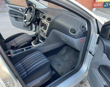 Серый Форд Фокус, объемом двигателя 1.6 л и пробегом 237 тыс. км за 5400 $, фото 11 на Automoto.ua