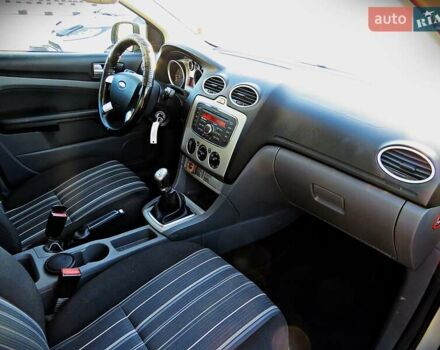 Серый Форд Фокус, объемом двигателя 1.6 л и пробегом 253 тыс. км за 5100 $, фото 14 на Automoto.ua