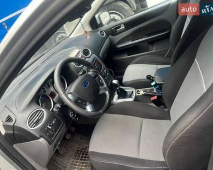 Серый Форд Фокус, объемом двигателя 1.6 л и пробегом 328 тыс. км за 5500 $, фото 13 на Automoto.ua