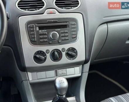 Сірий Форд Фокус, об'ємом двигуна 1.6 л та пробігом 228 тис. км за 4850 $, фото 17 на Automoto.ua