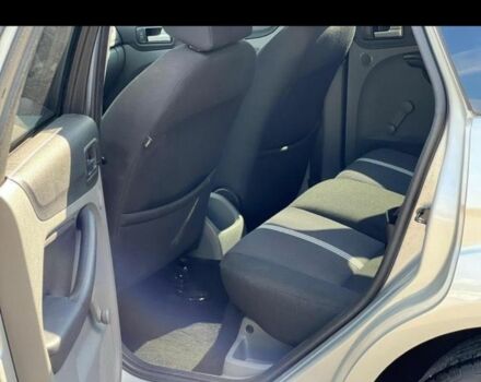 Серый Форд Фокус, объемом двигателя 1.6 л и пробегом 218 тыс. км за 6000 $, фото 4 на Automoto.ua