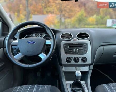 Сірий Форд Фокус, об'ємом двигуна 1.6 л та пробігом 228 тис. км за 4850 $, фото 19 на Automoto.ua