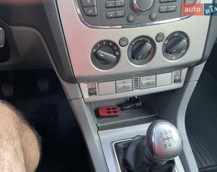 Серый Форд Фокус, объемом двигателя 1.56 л и пробегом 198 тыс. км за 6000 $, фото 11 на Automoto.ua