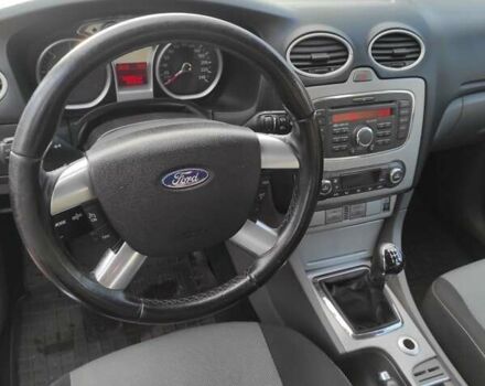 Серый Форд Фокус, объемом двигателя 1.6 л и пробегом 287 тыс. км за 5800 $, фото 4 на Automoto.ua