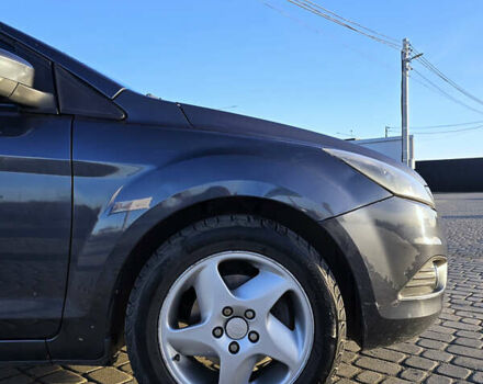 Серый Форд Фокус, объемом двигателя 1.6 л и пробегом 286 тыс. км за 5700 $, фото 2 на Automoto.ua