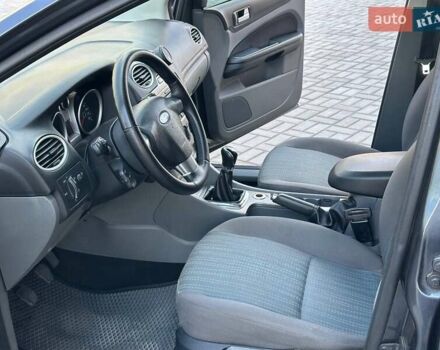 Серый Форд Фокус, объемом двигателя 1.6 л и пробегом 260 тыс. км за 5100 $, фото 5 на Automoto.ua