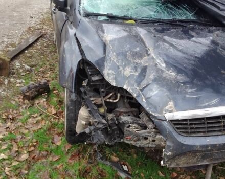 Сірий Форд Фокус, об'ємом двигуна 1.6 л та пробігом 300 тис. км за 1200 $, фото 1 на Automoto.ua