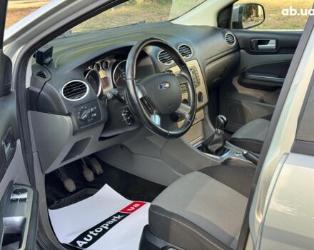 Сірий Форд Фокус, об'ємом двигуна 1.6 л та пробігом 300 тис. км за 5990 $, фото 7 на Automoto.ua