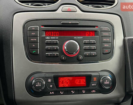 Серый Форд Фокус, объемом двигателя 1.56 л и пробегом 175 тыс. км за 5400 $, фото 13 на Automoto.ua