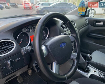 Серый Форд Фокус, объемом двигателя 1.56 л и пробегом 316 тыс. км за 4900 $, фото 11 на Automoto.ua