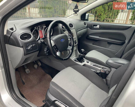 Сірий Форд Фокус, об'ємом двигуна 1.6 л та пробігом 303 тис. км за 6200 $, фото 38 на Automoto.ua