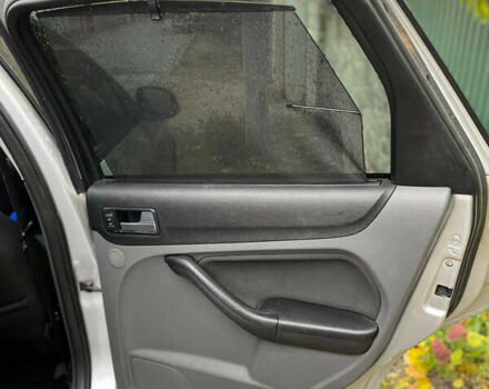 Серый Форд Фокус, объемом двигателя 1.6 л и пробегом 273 тыс. км за 4000 $, фото 2 на Automoto.ua