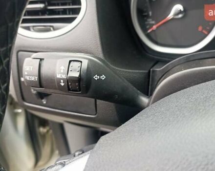 Серый Форд Фокус, объемом двигателя 1.6 л и пробегом 203 тыс. км за 5800 $, фото 17 на Automoto.ua