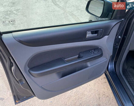 Серый Форд Фокус, объемом двигателя 1.6 л и пробегом 290 тыс. км за 6000 $, фото 9 на Automoto.ua