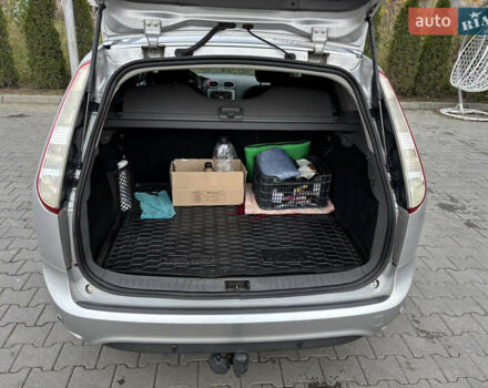 Серый Форд Фокус, объемом двигателя 1.56 л и пробегом 325 тыс. км за 5500 $, фото 16 на Automoto.ua