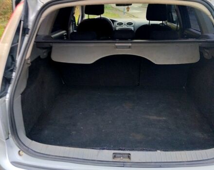 Серый Форд Фокус, объемом двигателя 1.6 л и пробегом 226 тыс. км за 6000 $, фото 3 на Automoto.ua