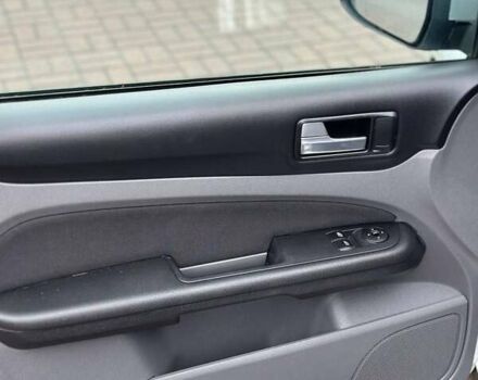 Сірий Форд Фокус, об'ємом двигуна 1.6 л та пробігом 176 тис. км за 5699 $, фото 12 на Automoto.ua