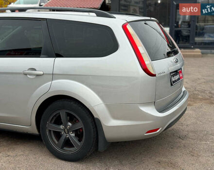 Сірий Форд Фокус, об'ємом двигуна 1.6 л та пробігом 300 тис. км за 5440 $, фото 8 на Automoto.ua