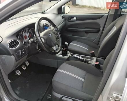 Серый Форд Фокус, объемом двигателя 1.6 л и пробегом 218 тыс. км за 6000 $, фото 11 на Automoto.ua