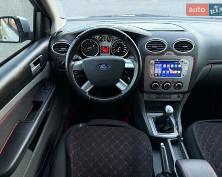 Серый Форд Фокус, объемом двигателя 1.8 л и пробегом 266 тыс. км за 5300 $, фото 12 на Automoto.ua